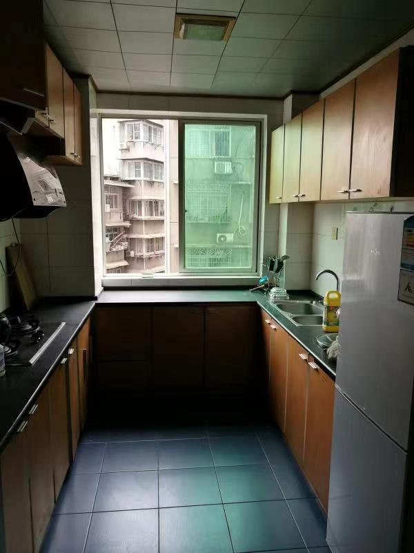 新荷家园 3室2厅1卫 72.8万 新荷家园 3室2厅1卫 72.8万客厅