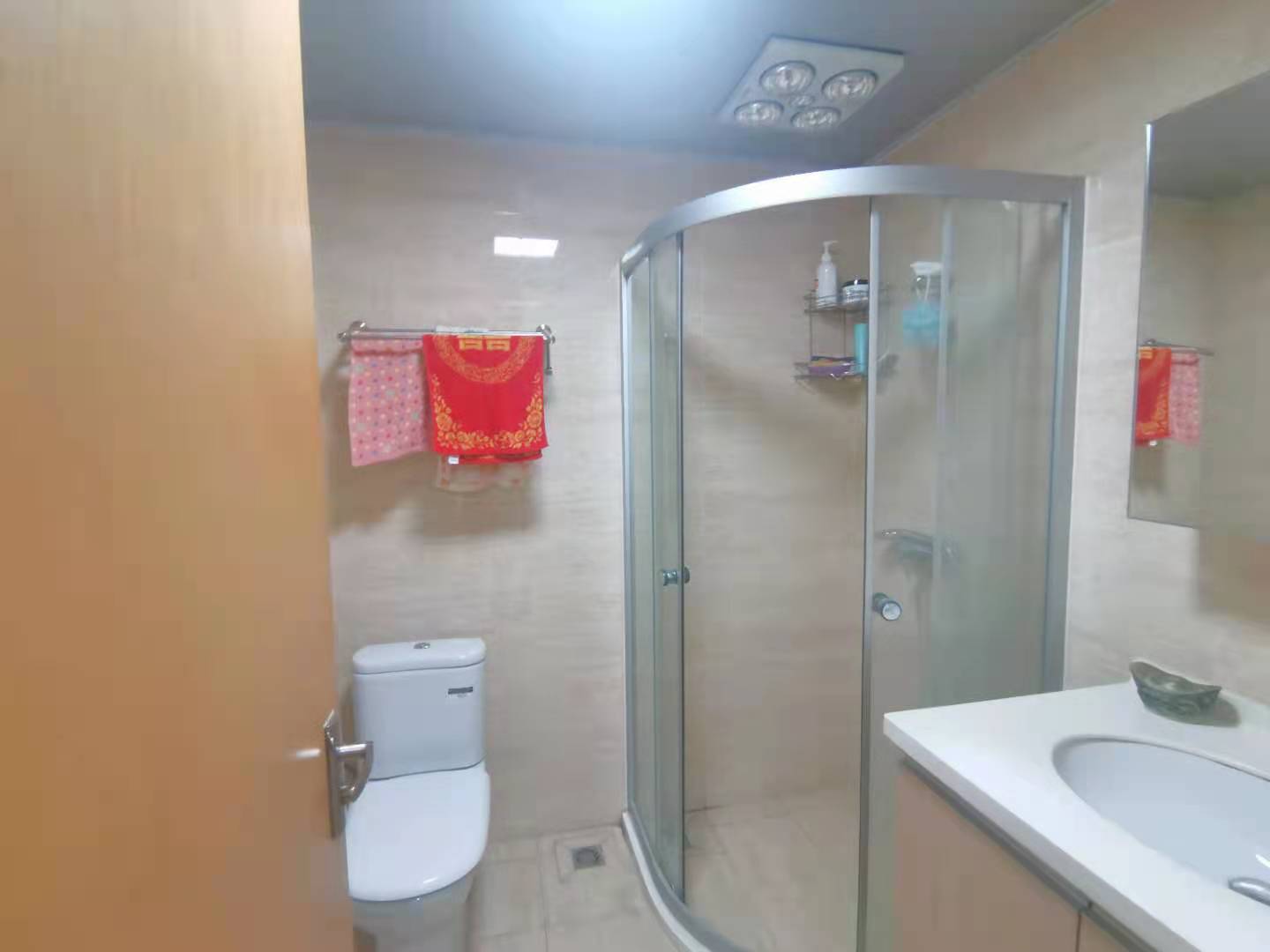 阳光100大湖第 3室2厅1卫 160.0万 阳光100大湖第 3室2厅1卫 160.0万客厅