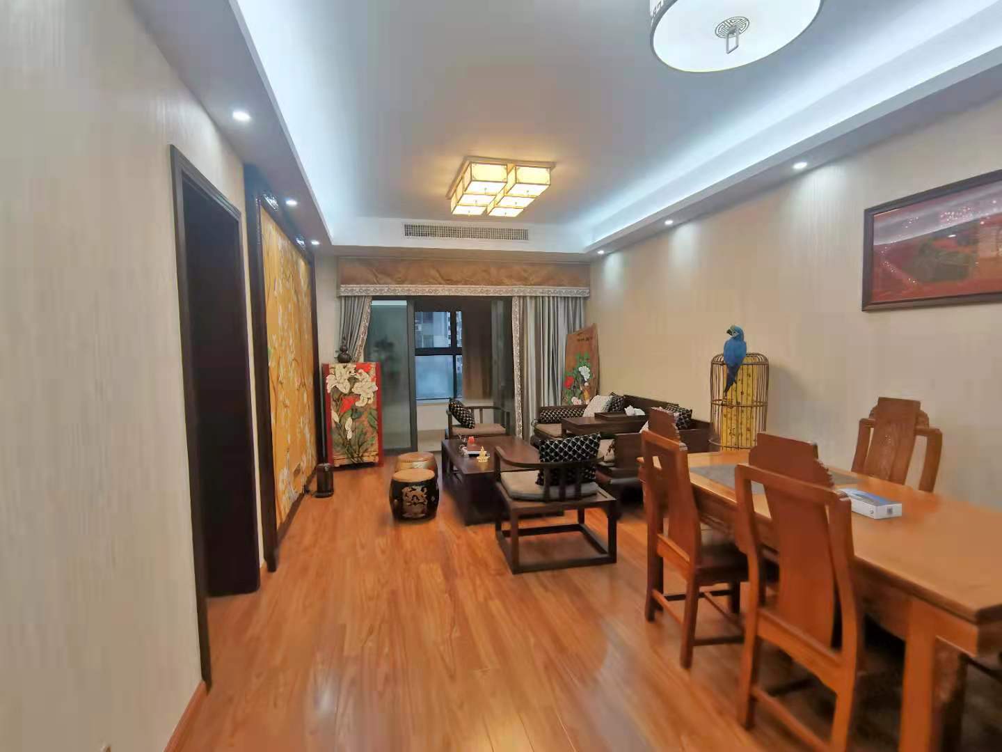 阳光100大湖第 3室2厅1卫 160.0万 阳光100大湖第 3室2厅1卫 160.0万客厅