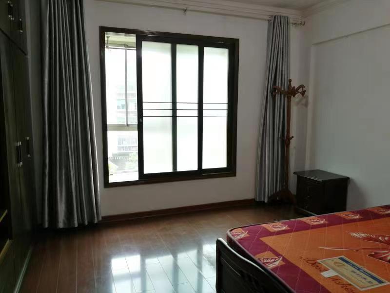 新荷家园 3室2厅1卫 72.8万 新荷家园 3室2厅1卫 72.8万客厅