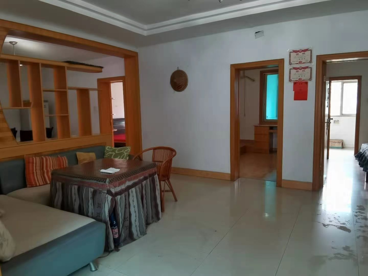 龙凤花园 4室2厅2卫 2000.0元/月 龙凤花园 4室2厅2卫 2000.0元/月室内图