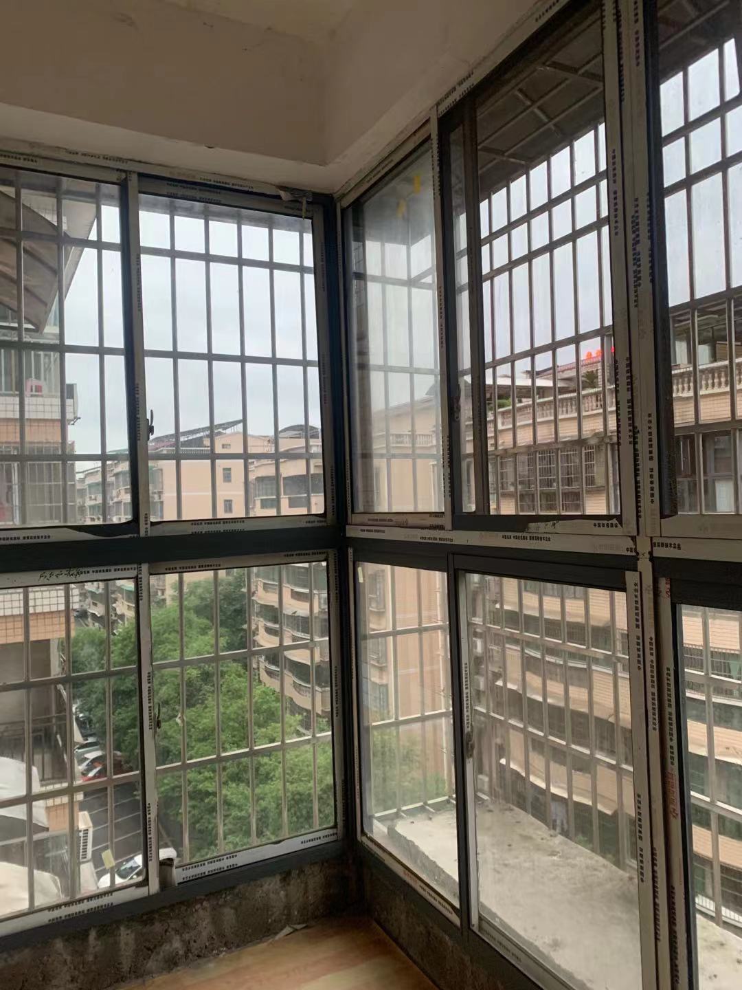 欣文花苑  3室2厅1卫    1200.0元/月 欣文花苑  3室2厅1卫    1200.0元/月室内图