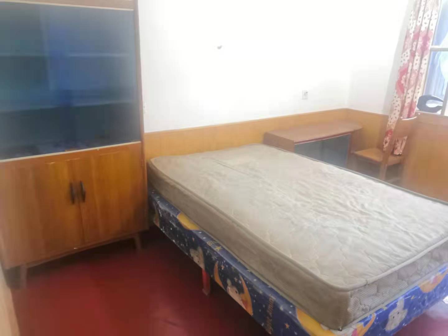 龙泉路散盘  2室1厅1卫    800.0元/月 龙泉路散盘  2室1厅1卫    800.0元/月室内图