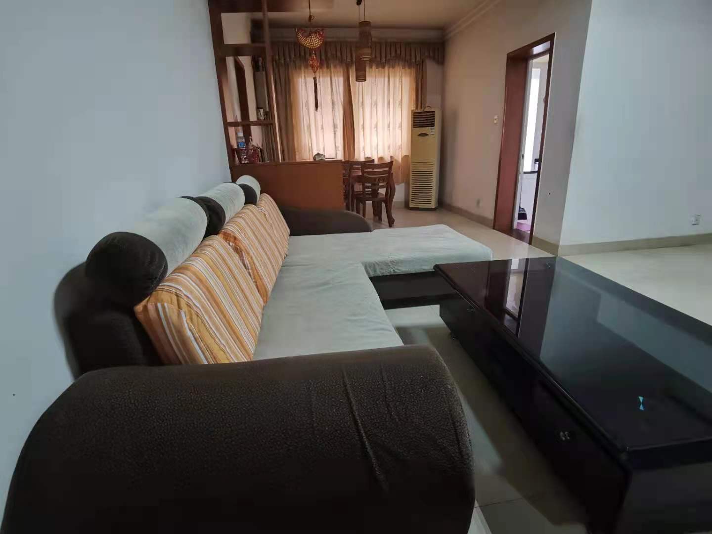 石塘冲 3室2厅1卫 1500.0元/月 石塘冲 3室2厅1卫 1500.0元/月室内图