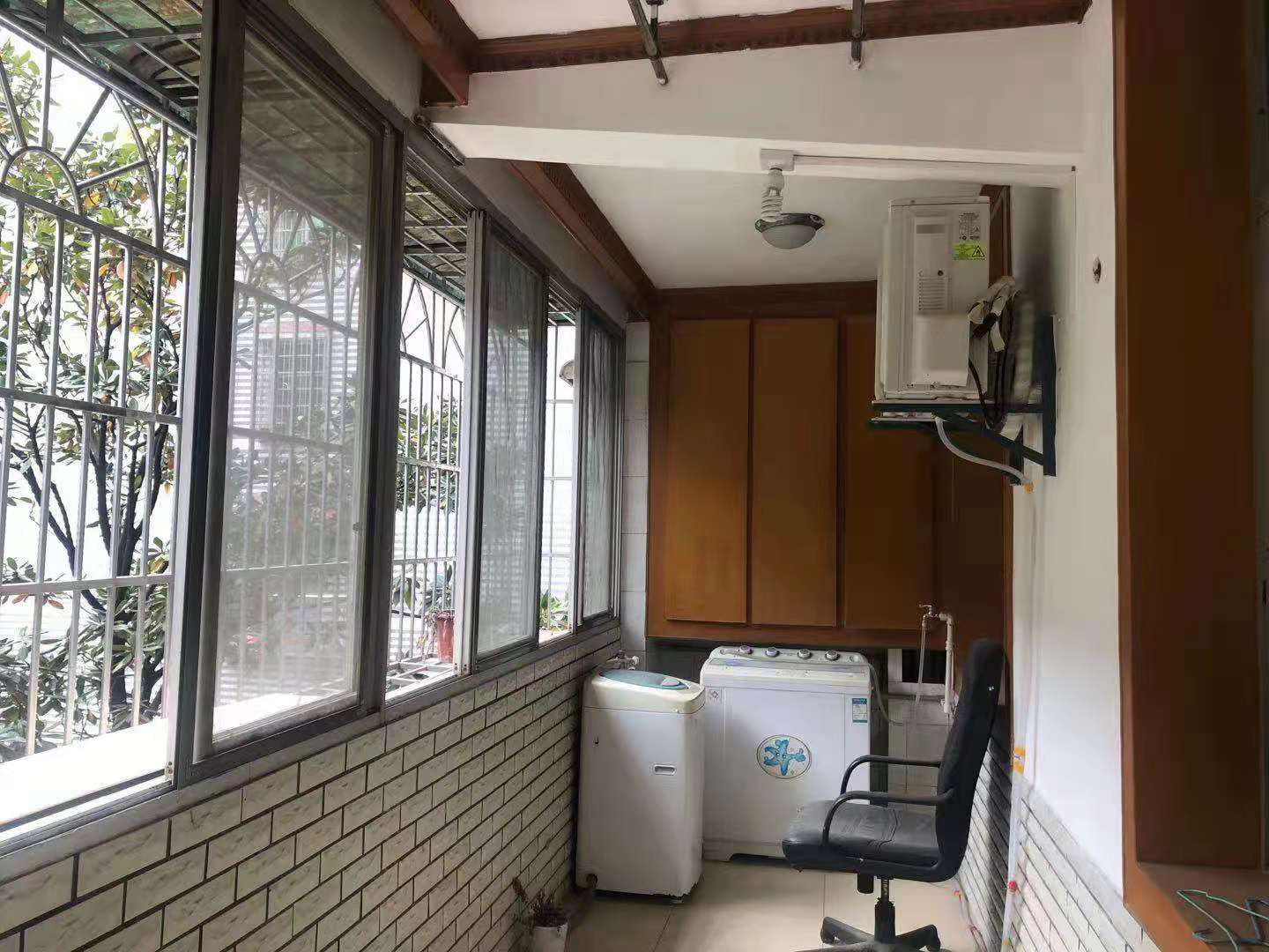 马良小区 3室2厅2卫 48.8万 马良小区 3室2厅2卫 48.8万阳台