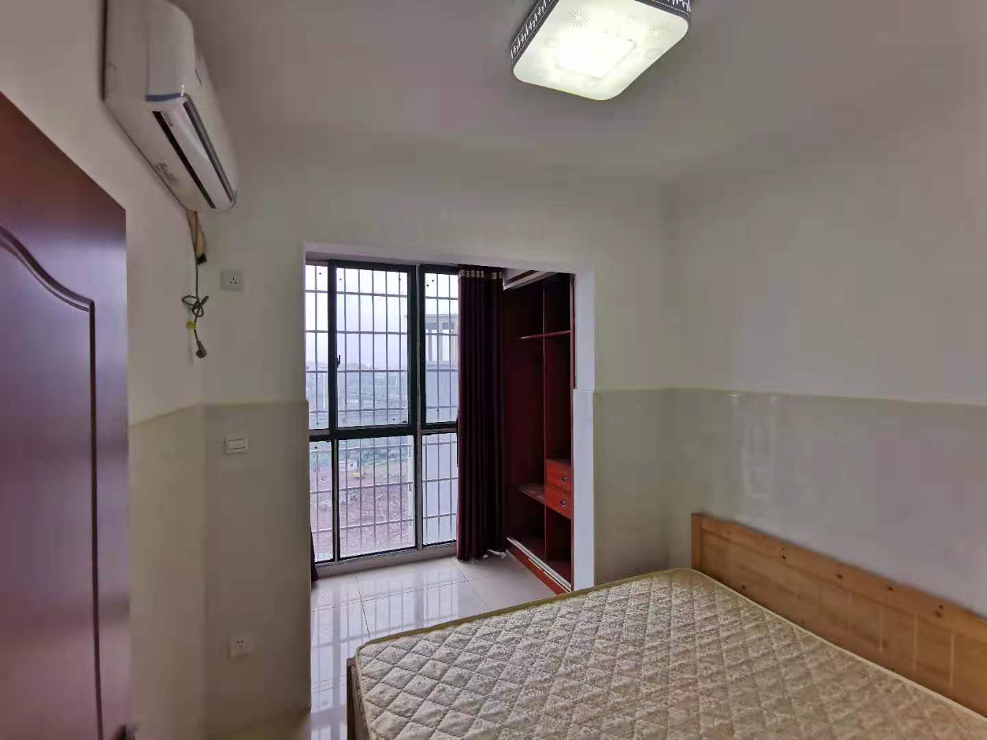 金雁翔龙花苑 2室1厅1卫 1400.0元/月 金雁翔龙花苑 2室1厅1卫 1400.0元/月室内图