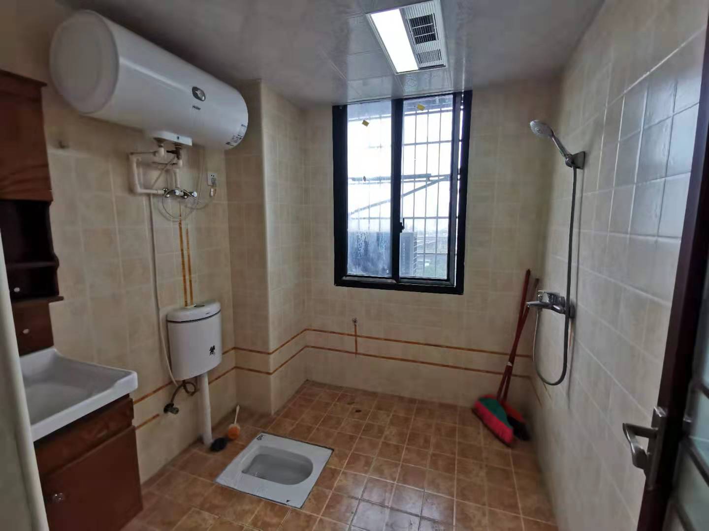 金雁翔龙花苑 2室1厅1卫 1400.0元/月 金雁翔龙花苑 2室1厅1卫 1400.0元/月室内图