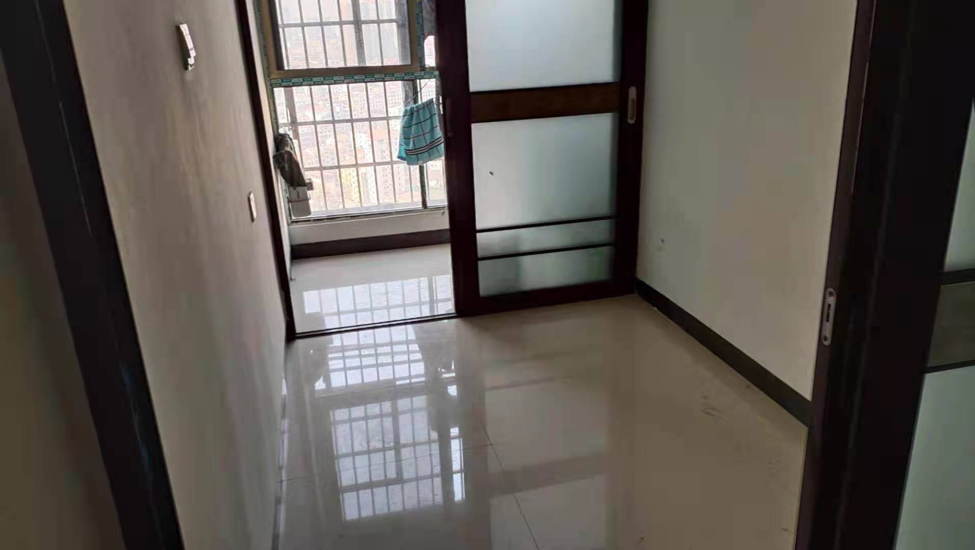 东方豪苑 2室1厅1卫 1300.0元/月 东方豪苑 2室1厅1卫 1300.0元/月室内图