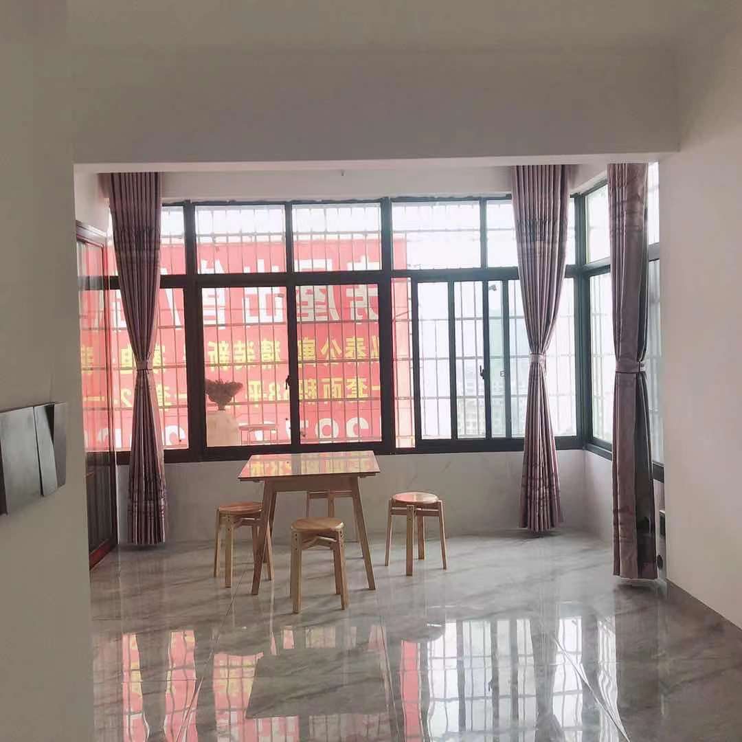 鸿泰国际 2室1厅1卫 1500.0元/月 鸿泰国际 2室1厅1卫 1500.0元/月室内图