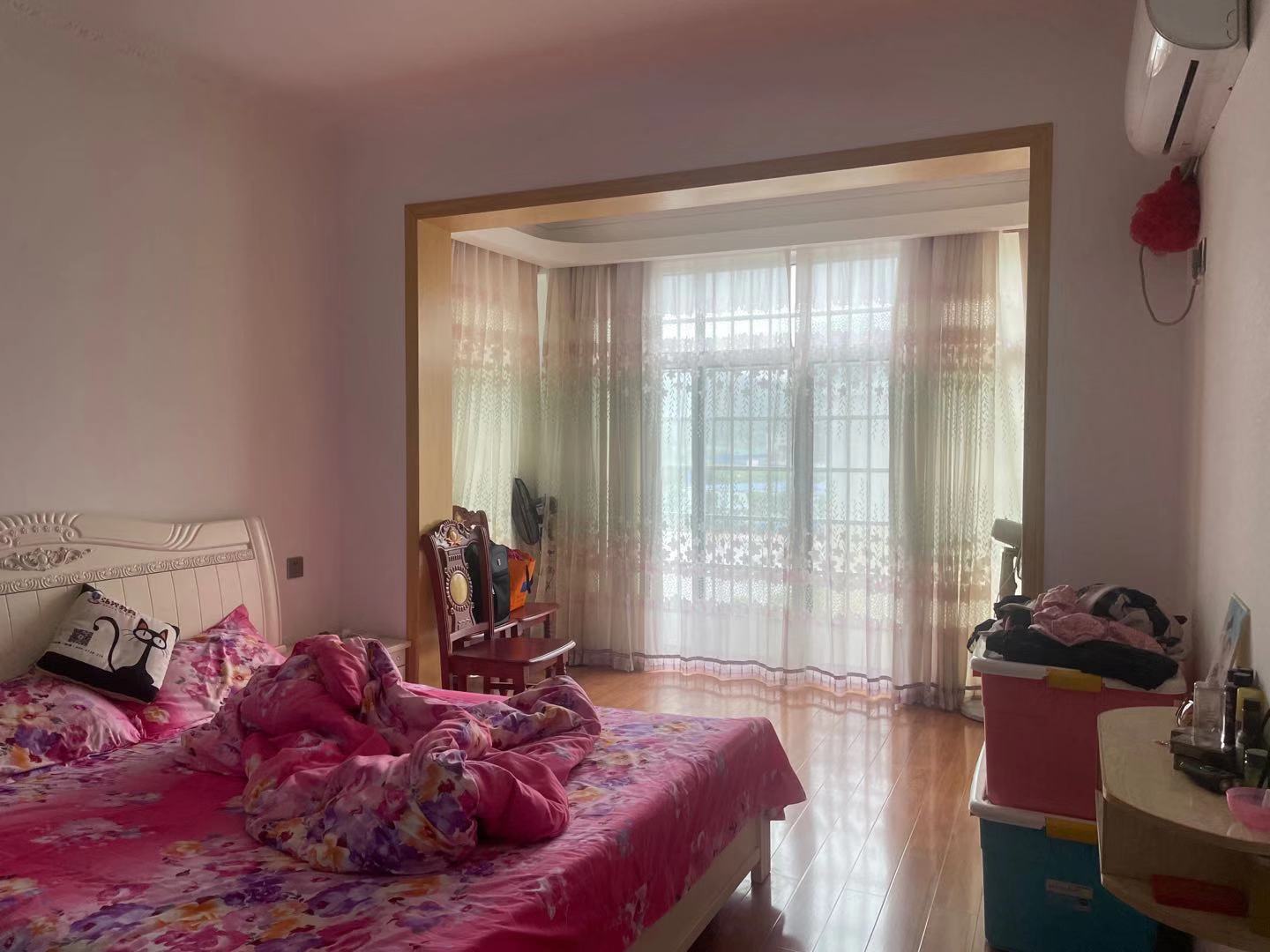 株山国际世家  3室2厅2卫    2600.0元/月 株山国际世家  3室2厅2卫    2600.0元/月室内图