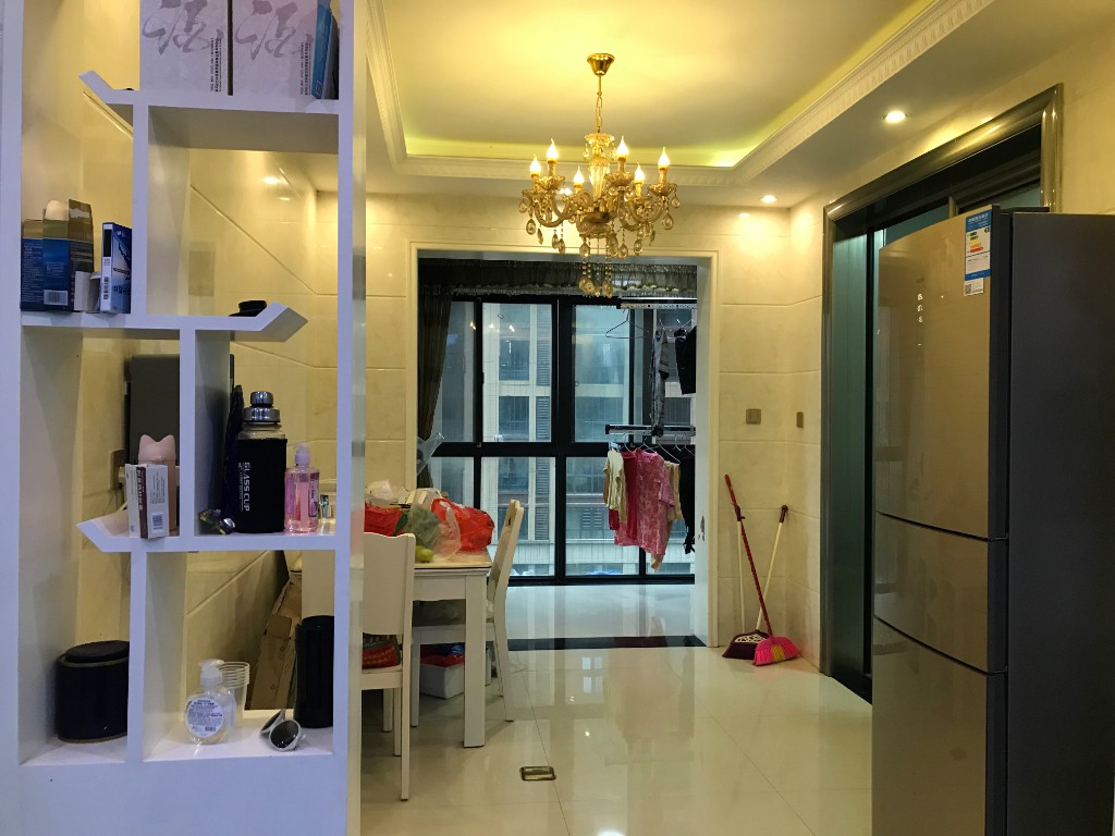 檀香山  4室2厅2卫    150.0万 檀香山  4室2厅2卫    150.0万客厅