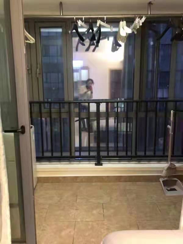 大汉希尔顿 2室2厅1卫 80.8万 大汉希尔顿 2室2厅1卫 80.8万客厅