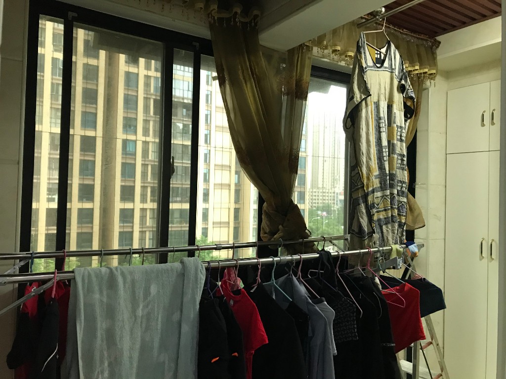 檀香山  4室2厅2卫    150.0万 檀香山  4室2厅2卫    150.0万阳台