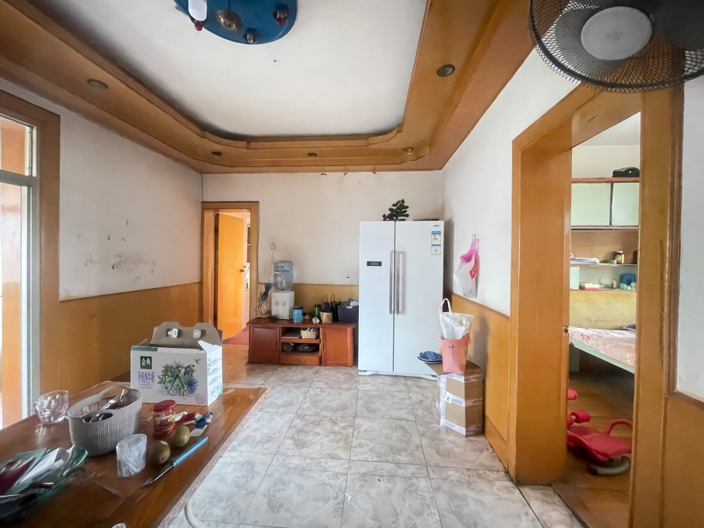 五义苑(人文师范学院家属楼内)  3室1厅1卫    58.8万 五义苑(人文师范学院家属楼内)  3室1厅1卫    58.8万客厅