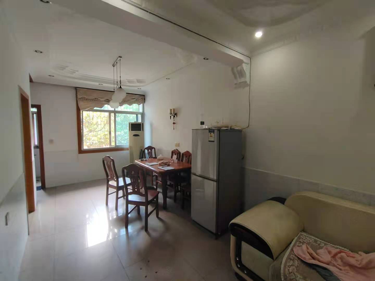 全丰小区 3室2厅1卫 1500.0元/月 全丰小区 3室2厅1卫 1500.0元/月室内图