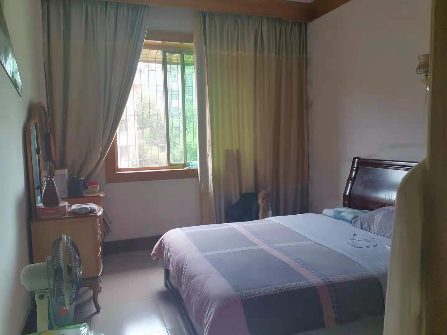 赫山司法局  3室2厅2卫    49.0万客厅