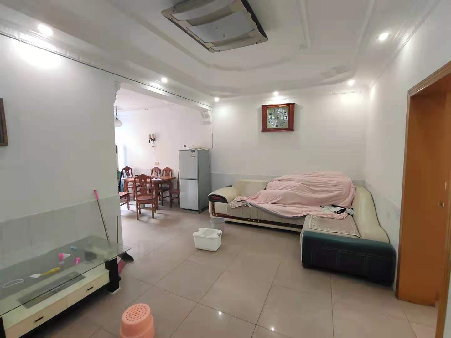 全丰小区 3室2厅1卫 1500.0元/月 全丰小区 3室2厅1卫 1500.0元/月室内图