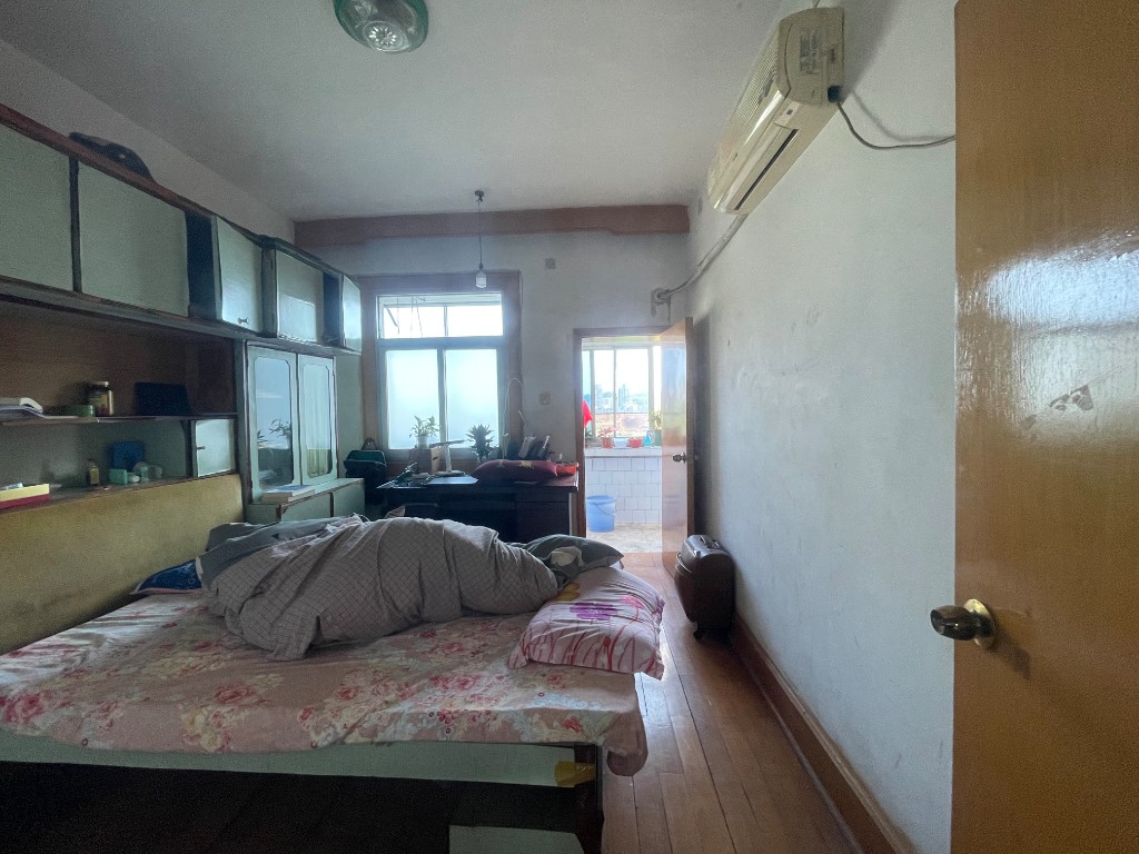 五义苑(人文师范学院家属楼内)  3室1厅1卫    58.8万 五义苑(人文师范学院家属楼内)  3室1厅1卫    58.8万卧室