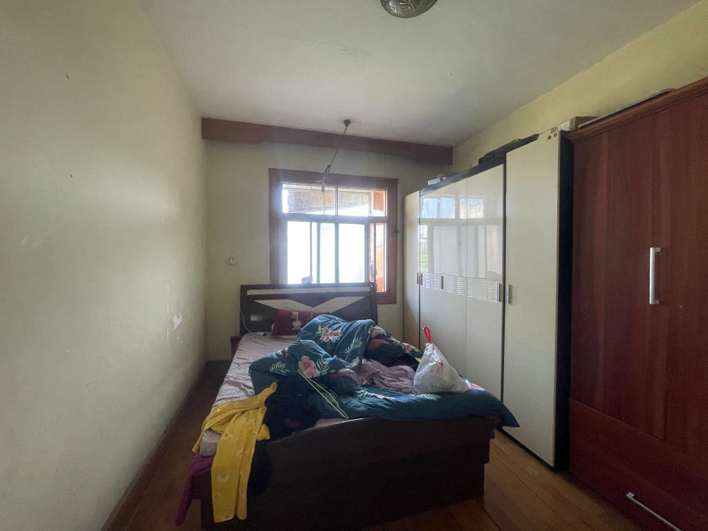 五义苑(人文师范学院家属楼内)  3室1厅1卫    58.8万 五义苑(人文师范学院家属楼内)  3室1厅1卫    58.8万卧室