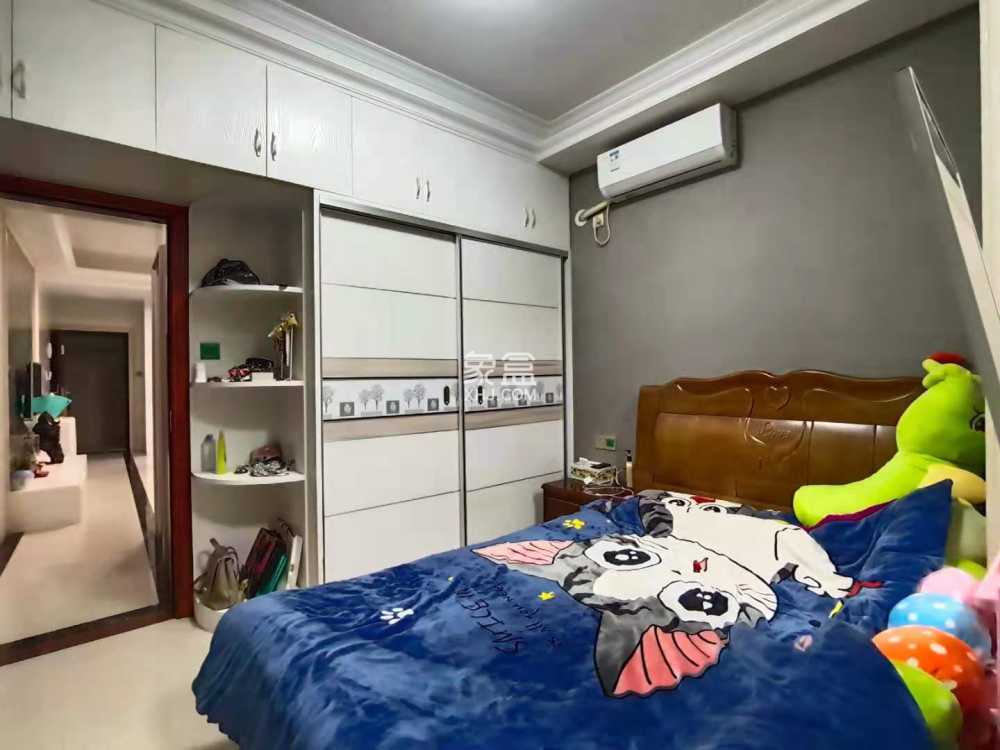 华辰汇景一、二期  1室1厅1卫    1650.0元/月