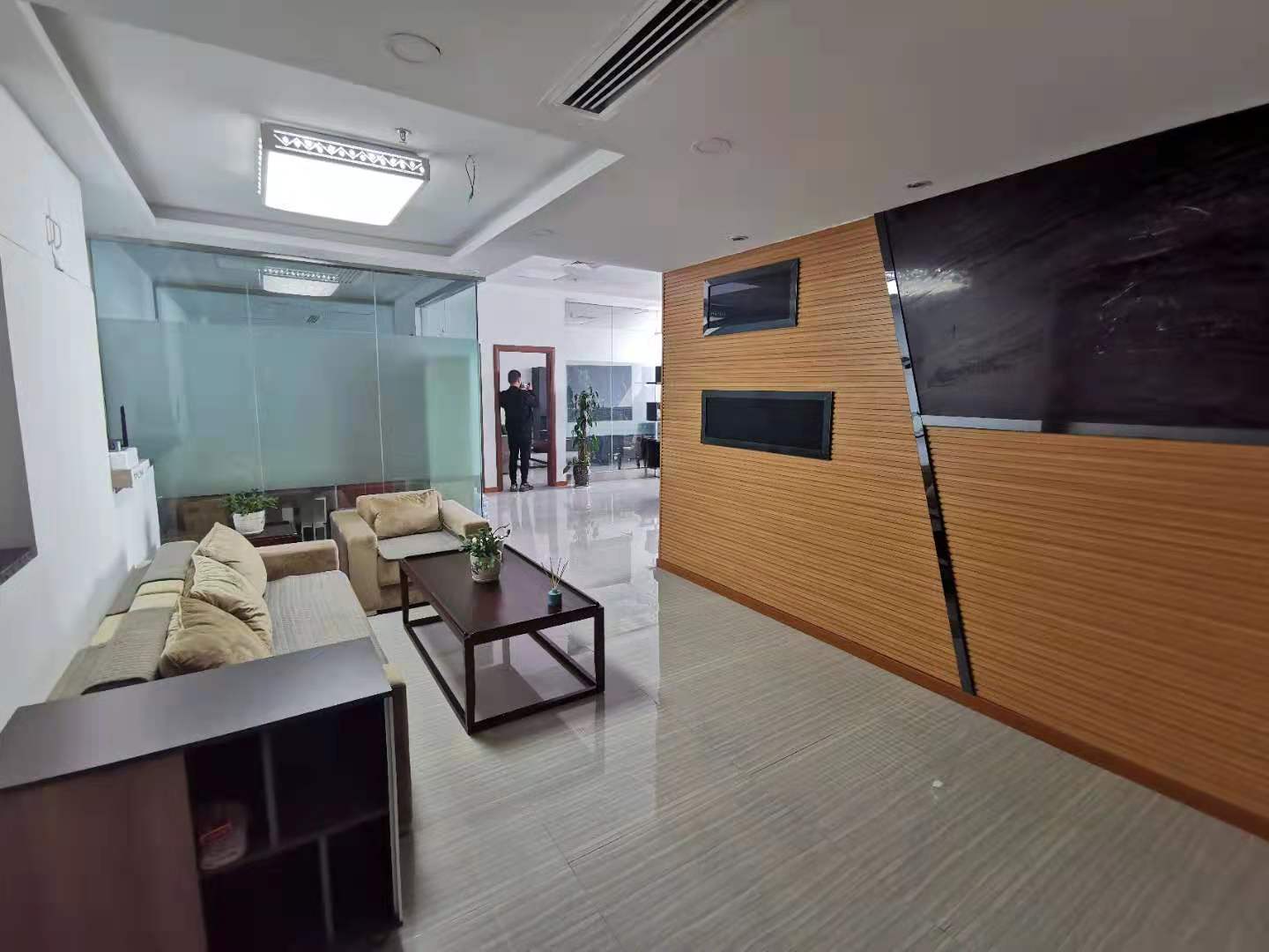 金融101大厦（会展城101大厦）  4室2厅2卫   16000.00元/月户型图