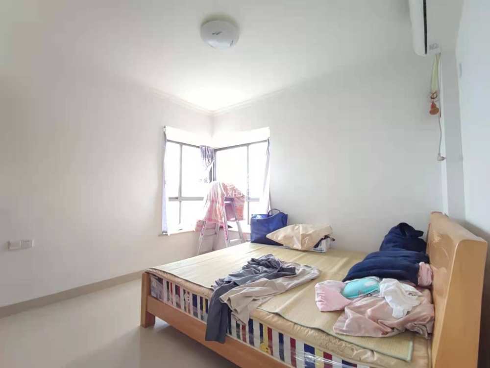 星月都会  4室2厅2卫    100.0万