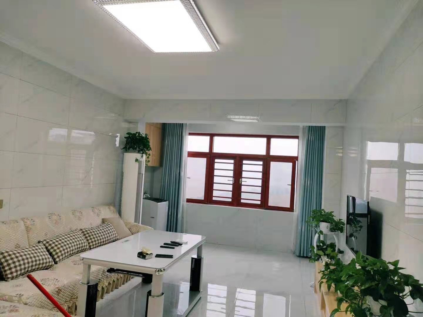 百弘学府城 3室2厅2卫 2200.0元/月 百弘学府城 3室2厅2卫 2200.0元/月室内图