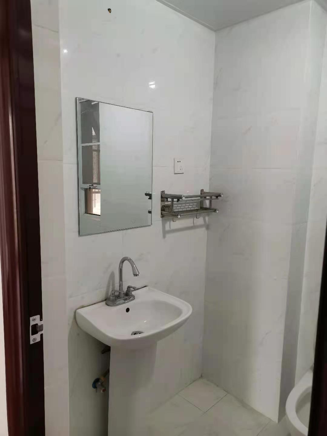 鑫苑鑫都汇南区  3室2厅1卫    2300.0元/月 鑫苑鑫都汇南区  3室2厅1卫    2300.0元/月室内图1