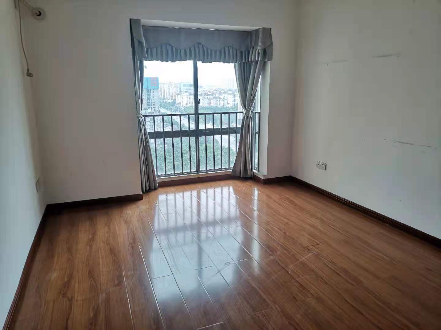 鹏利广场 3室1厅1卫 2800.0元/月 鹏利广场 3室1厅1卫 2800.0元/月室内图