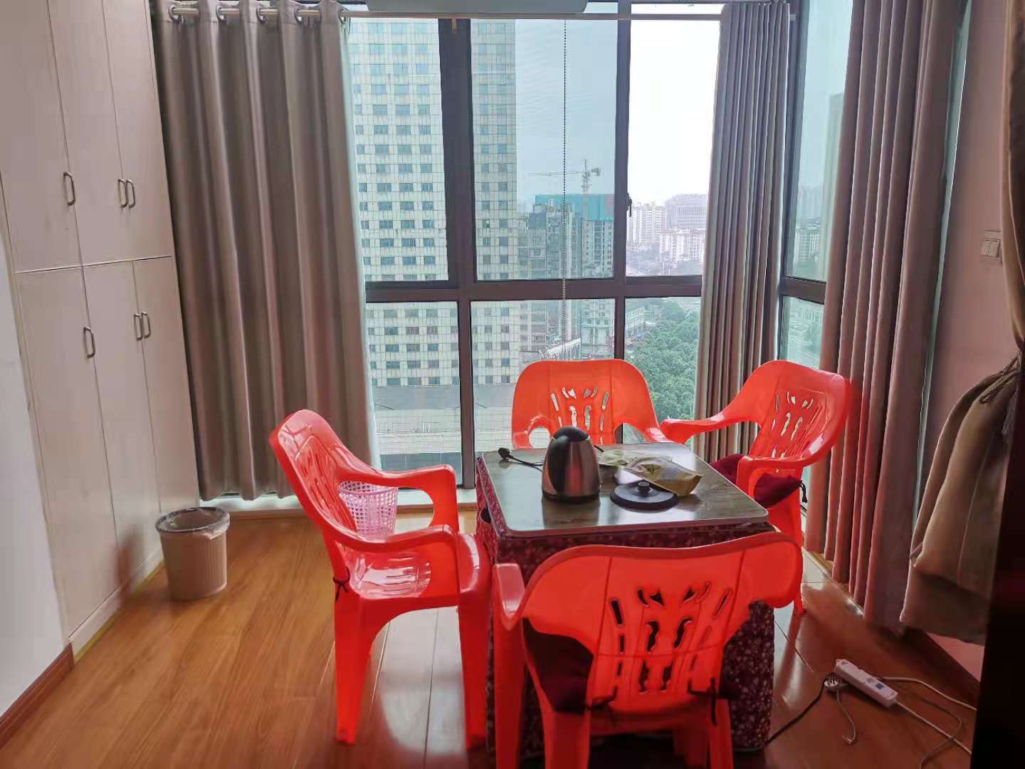 鹏利广场 3室1厅1卫 2800.0元/月 鹏利广场 3室1厅1卫 2800.0元/月室内图