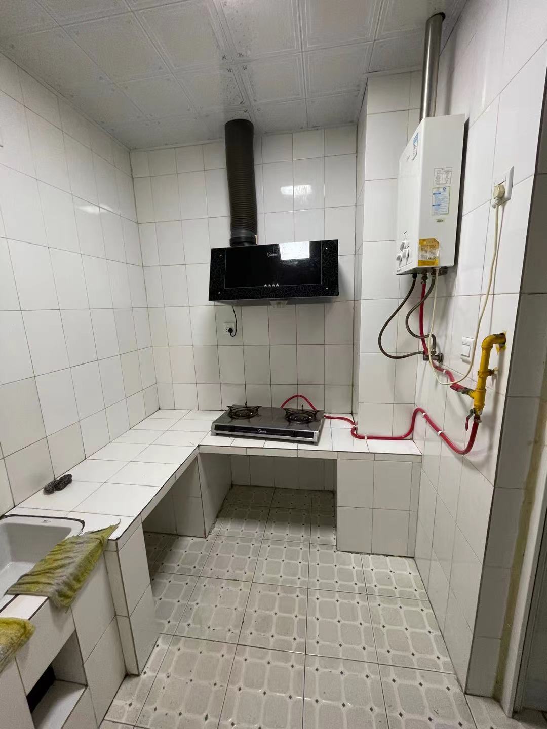 南湖锦苑 1室1厅1卫 1600.0元/月 南湖锦苑 1室1厅1卫 1600.0元/月室内图