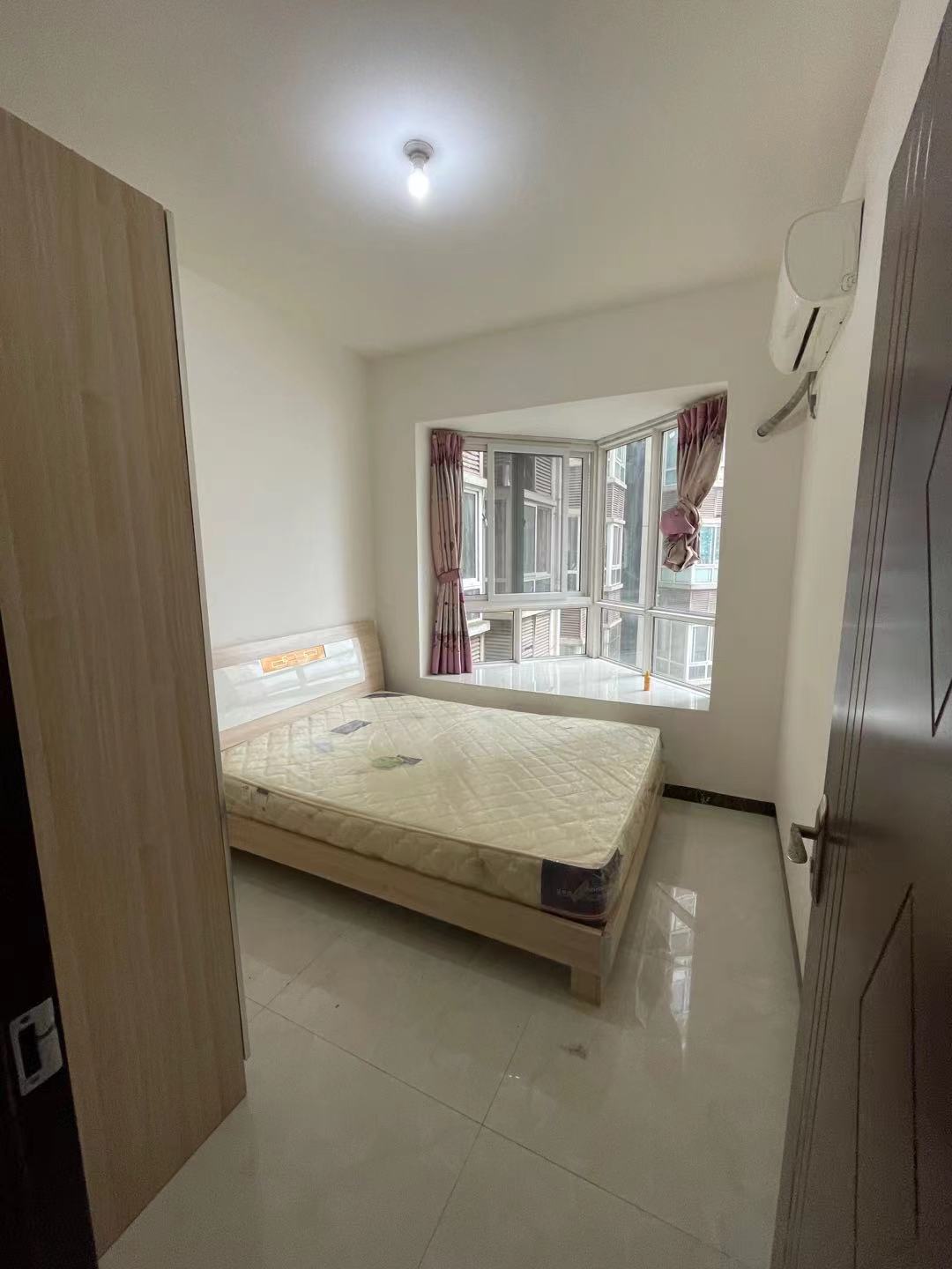 南湖锦苑 1室1厅1卫 1600.0元/月 南湖锦苑 1室1厅1卫 1600.0元/月室内图