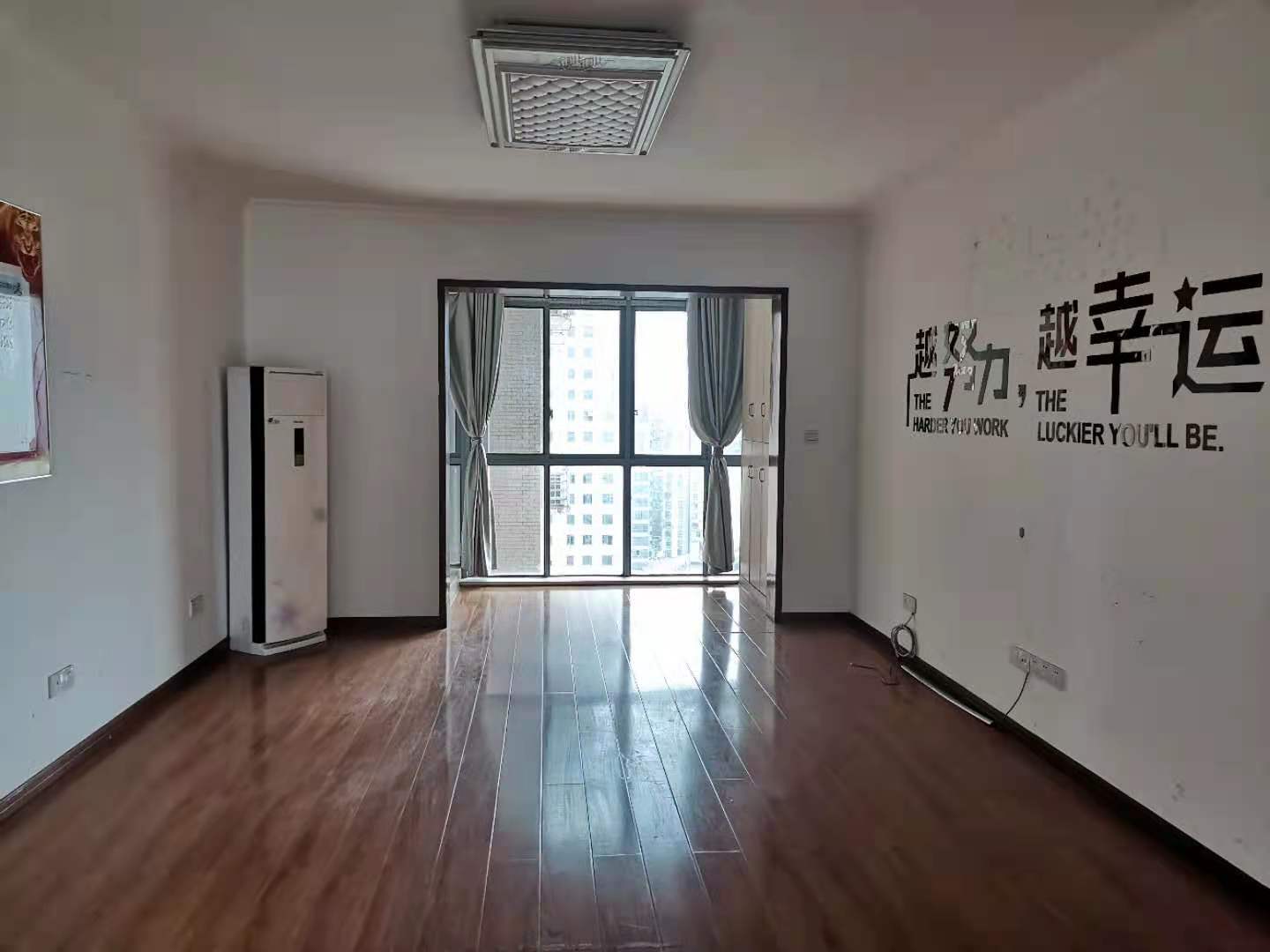 鹏利广场 3室1厅1卫 2800.0元/月 鹏利广场 3室1厅1卫 2800.0元/月室内图