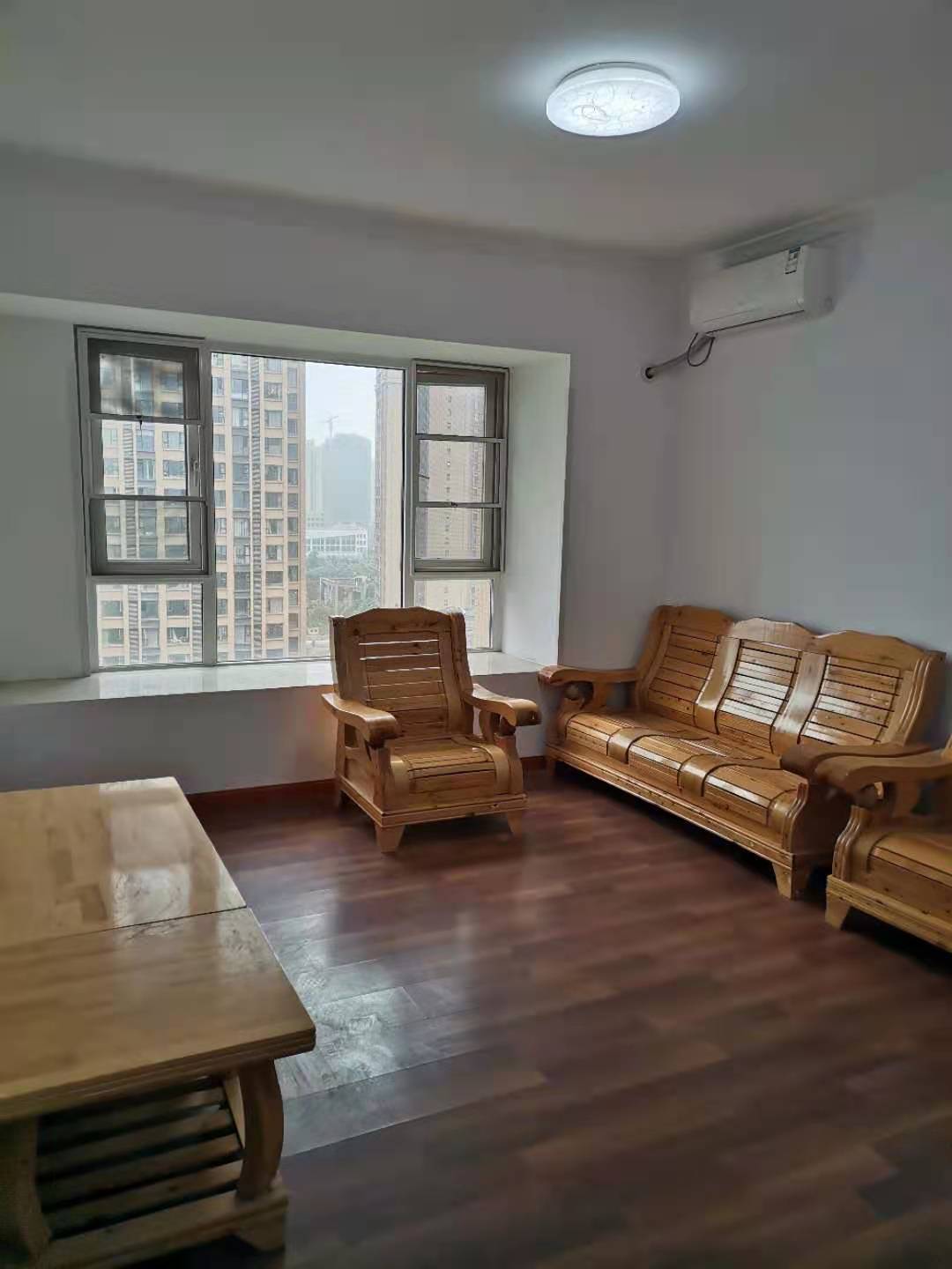 鑫苑鑫都汇南区  3室2厅1卫    2300.0元/月 鑫苑鑫都汇南区  3室2厅1卫    2300.0元/月室内图