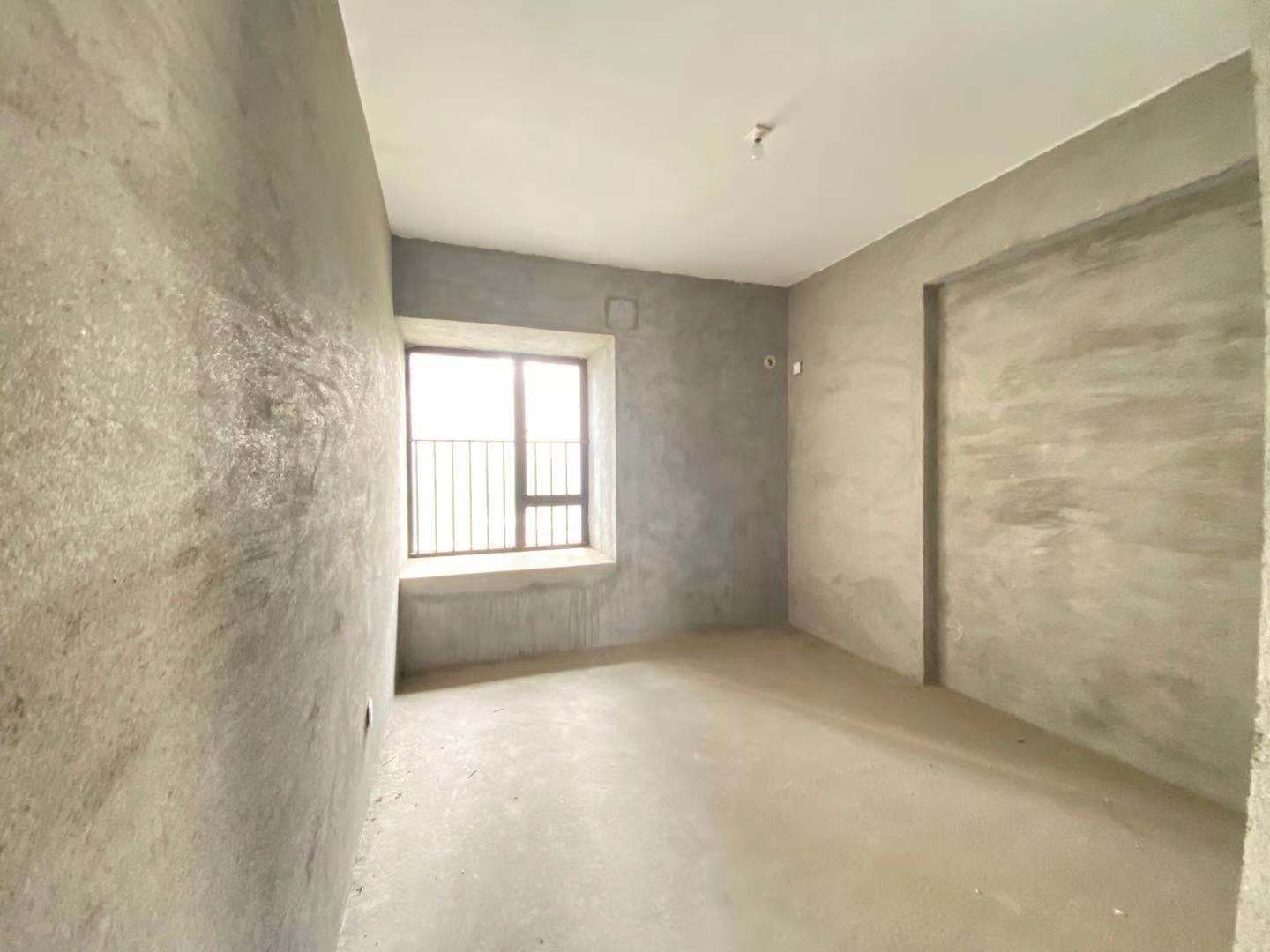 东部美的城 4室2厅2卫 95.0万 东部美的城 4室2厅2卫 95.0万客厅