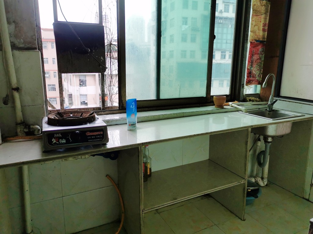 晨光小区 1室1厅1卫 600.00元/月 晨光小区 1室1厅1卫 600.00元/月室内图