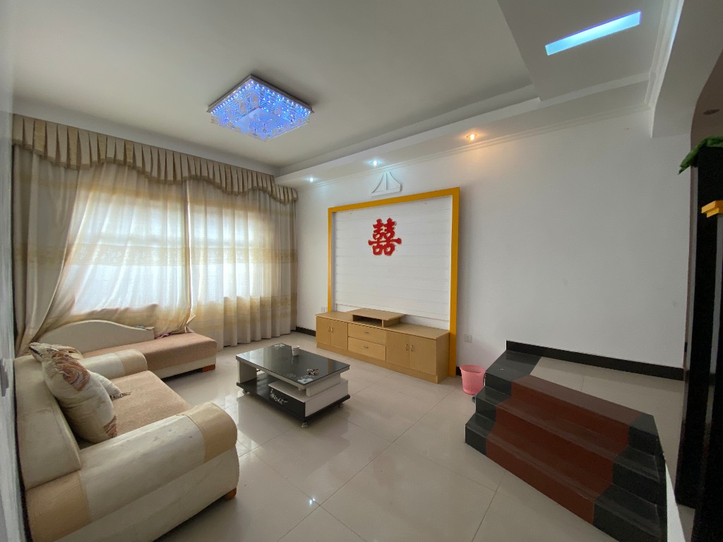 冠华槟榔园  3室2厅1卫    1200.0元/月 冠华槟榔园  3室2厅1卫    1200.0元/月室内图