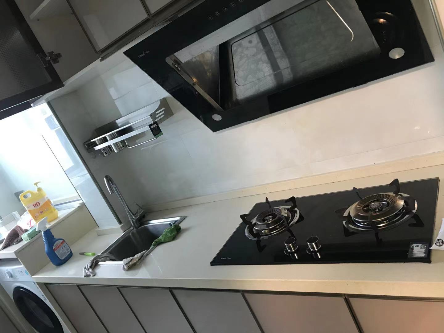 新都汇 1室1厅1卫 1400.0元/月 新都汇 1室1厅1卫 1400.0元/月室内图