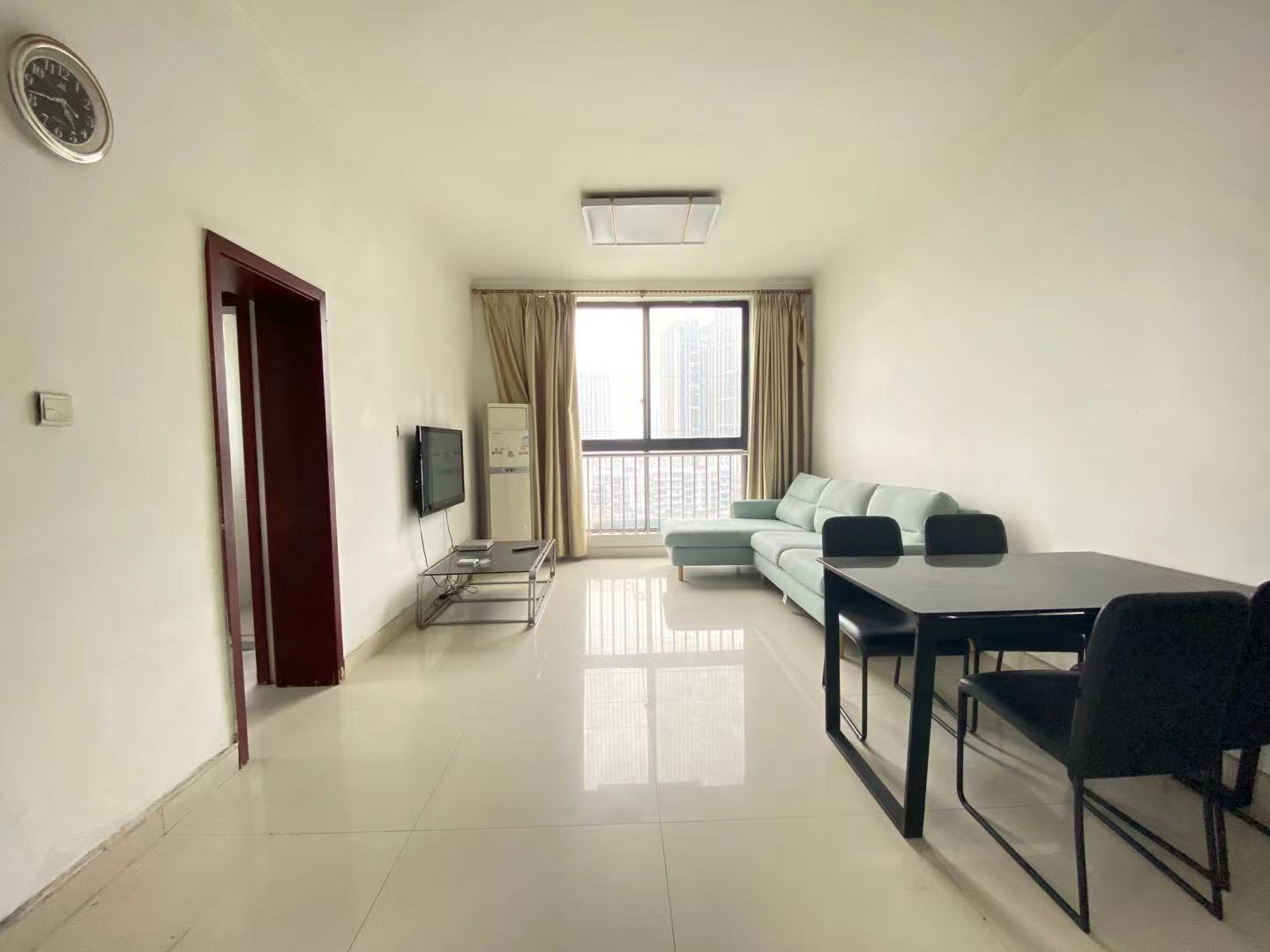 水岸春天 1室1厅1卫 50.0万 水岸春天 1室1厅1卫 50.0万客厅