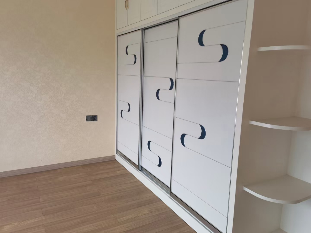 弘星大厦  3室2厅2卫    96.8万 弘星大厦  3室2厅2卫    96.8万卫生间