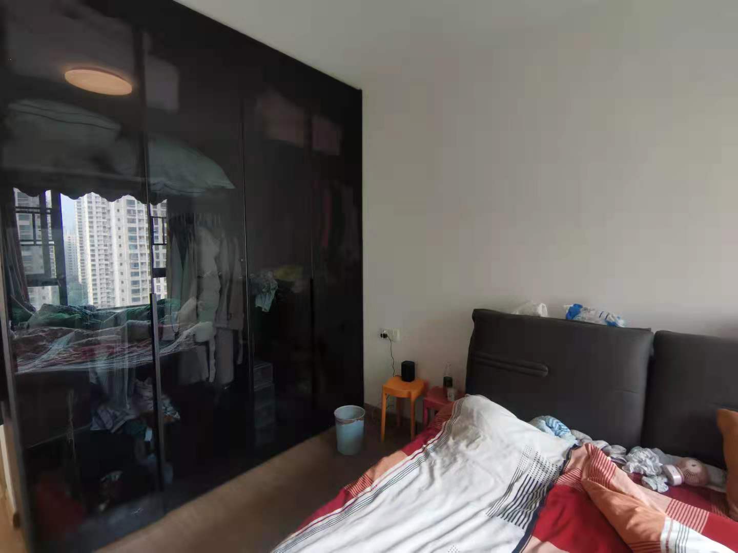 蓝溪谷 4室2厅2卫 85.0万 蓝溪谷 4室2厅2卫 85.0万客厅