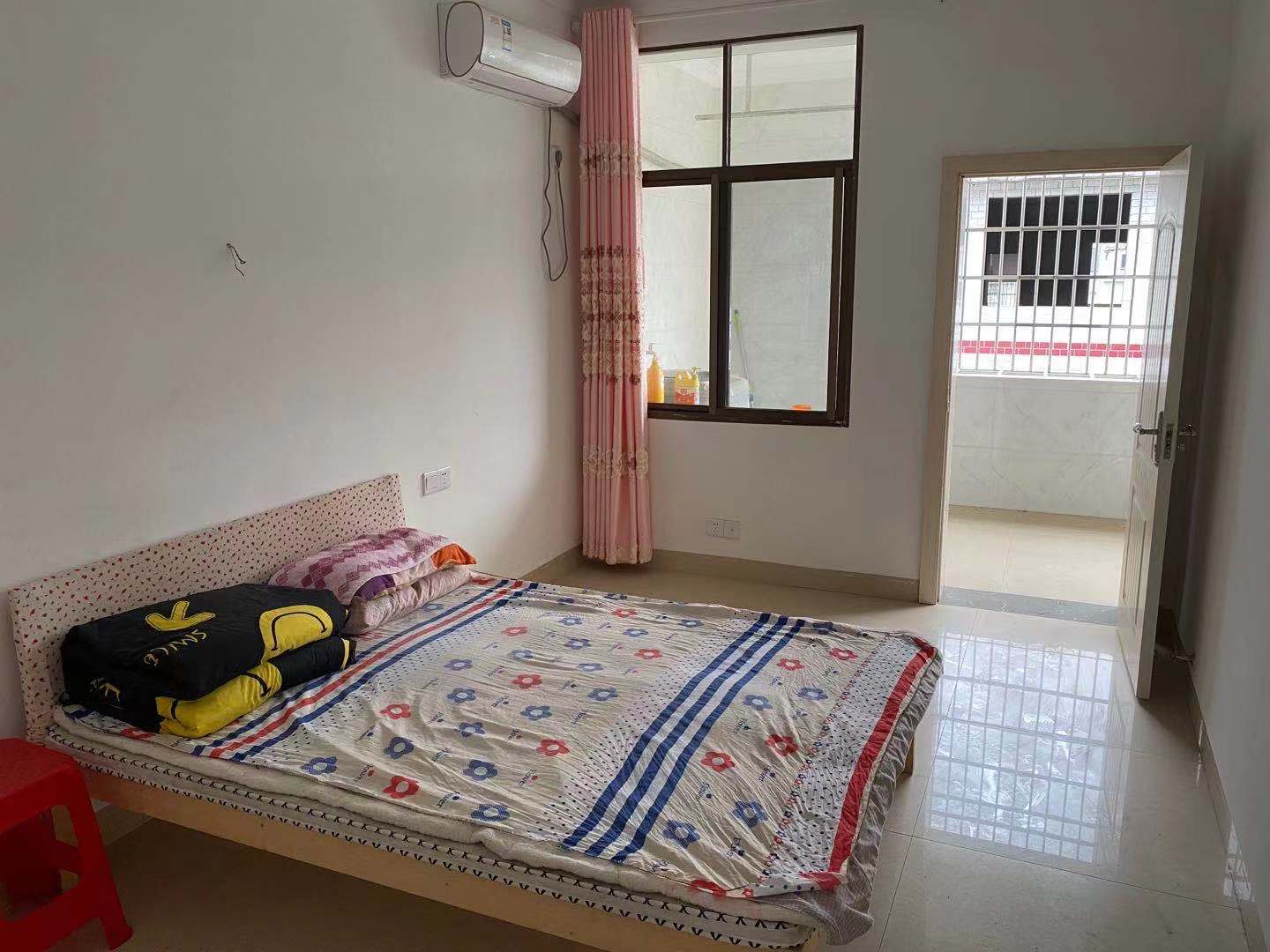 羊舞岭小区 3室2厅1卫 1800.0元/月 羊舞岭小区 3室2厅1卫 1800.0元/月室内图