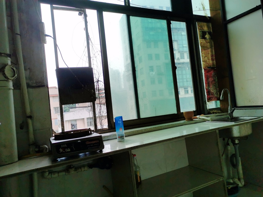 晨光小区 1室1厅1卫 600.00元/月 晨光小区 1室1厅1卫 600.00元/月室内图