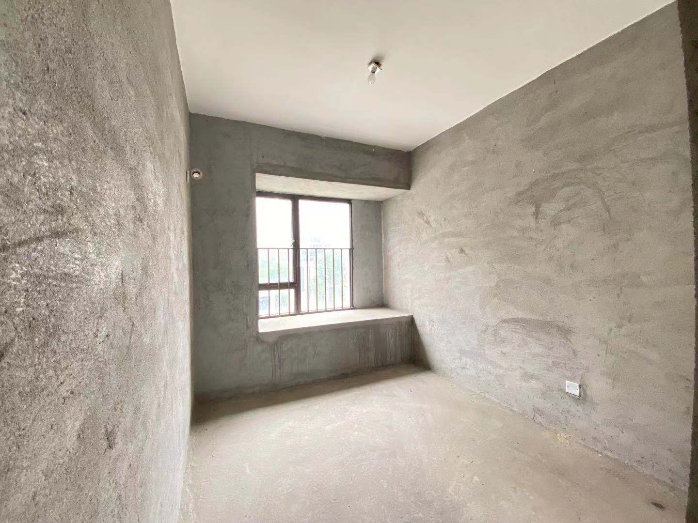 东部美的城 4室2厅2卫 95.0万 东部美的城 4室2厅2卫 95.0万客厅