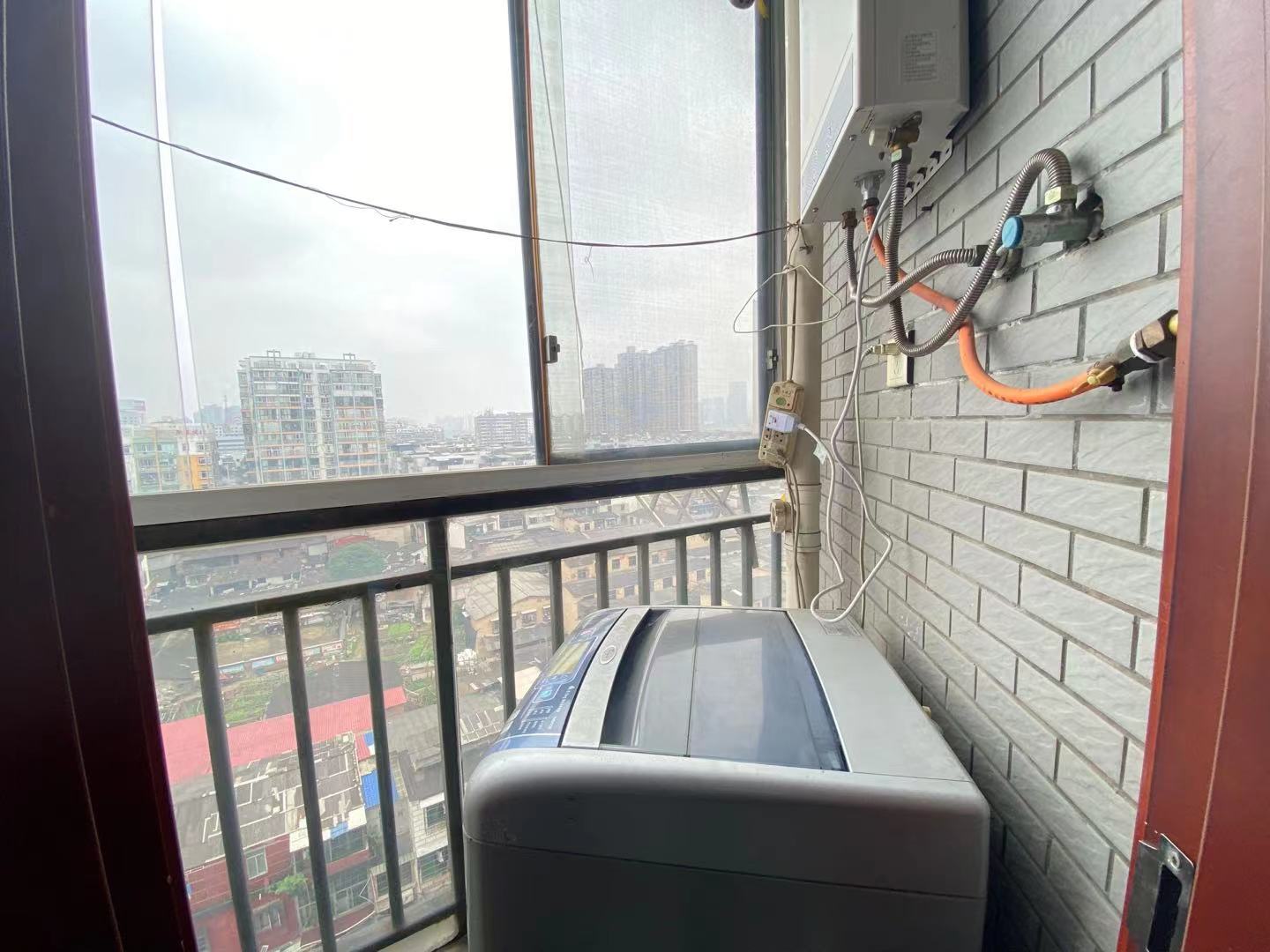 水岸春天 1室1厅1卫 50.0万 水岸春天 1室1厅1卫 50.0万客厅