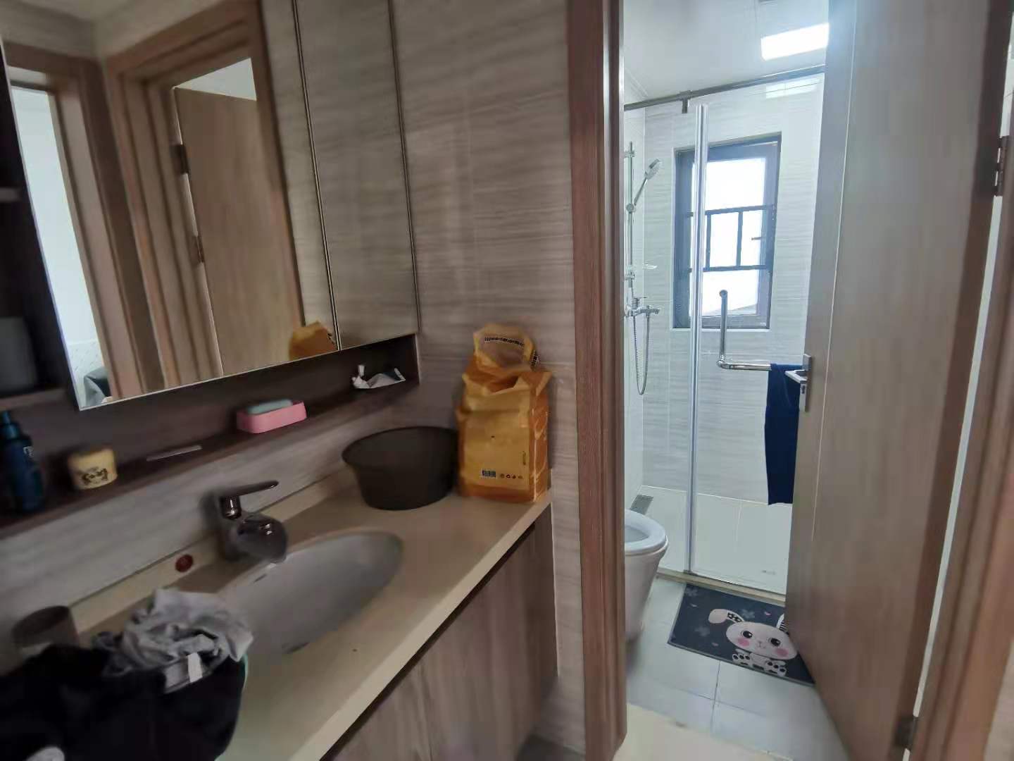 蓝溪谷 4室2厅2卫 85.0万 蓝溪谷 4室2厅2卫 85.0万客厅