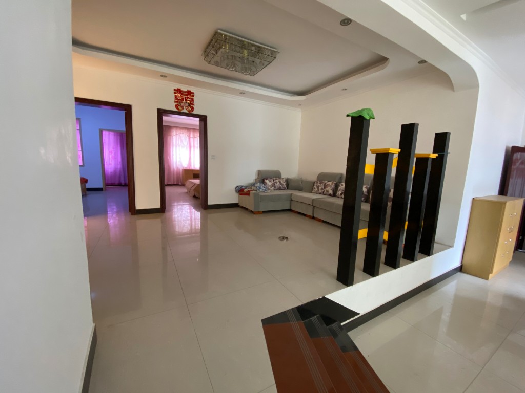 冠华槟榔园  3室2厅1卫    1200.0元/月 冠华槟榔园  3室2厅1卫    1200.0元/月室内图