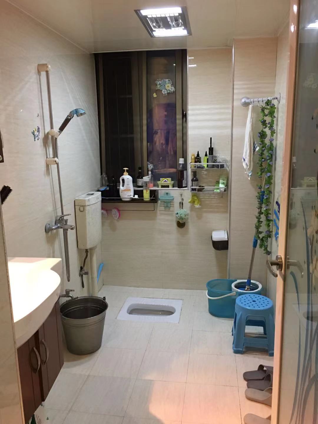 和厚园小区  2室1厅1卫    1600.0元/月 和厚园小区  2室1厅1卫    1600.0元/月室内图