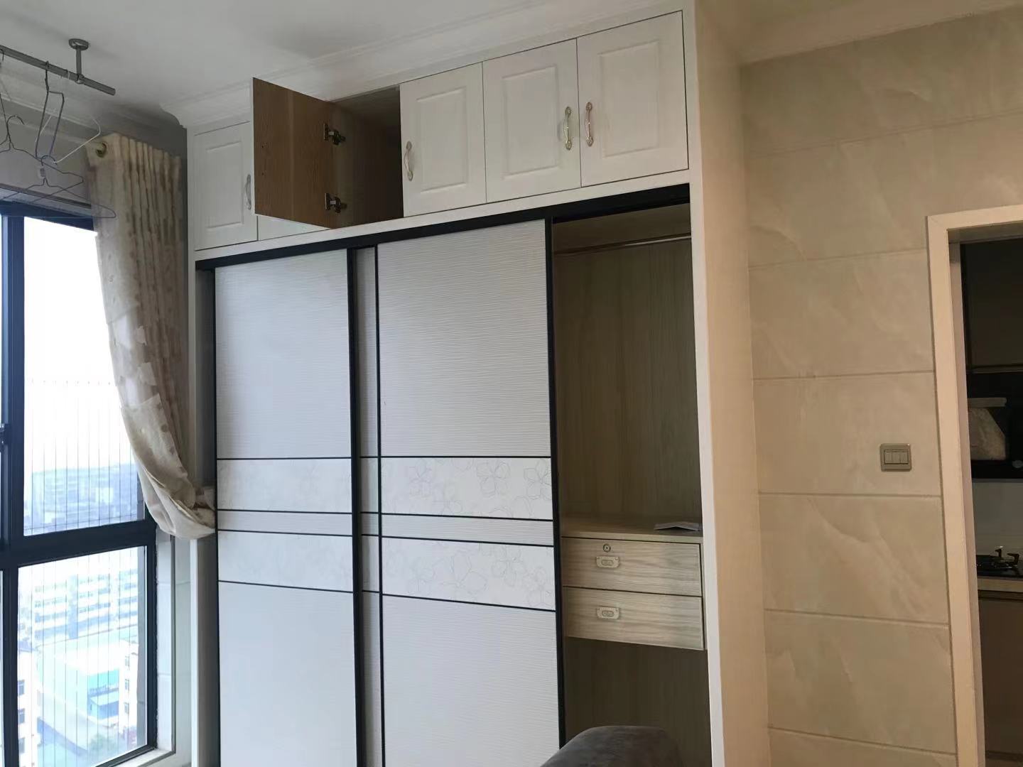 新都汇 1室1厅1卫 1400.0元/月 新都汇 1室1厅1卫 1400.0元/月室内图