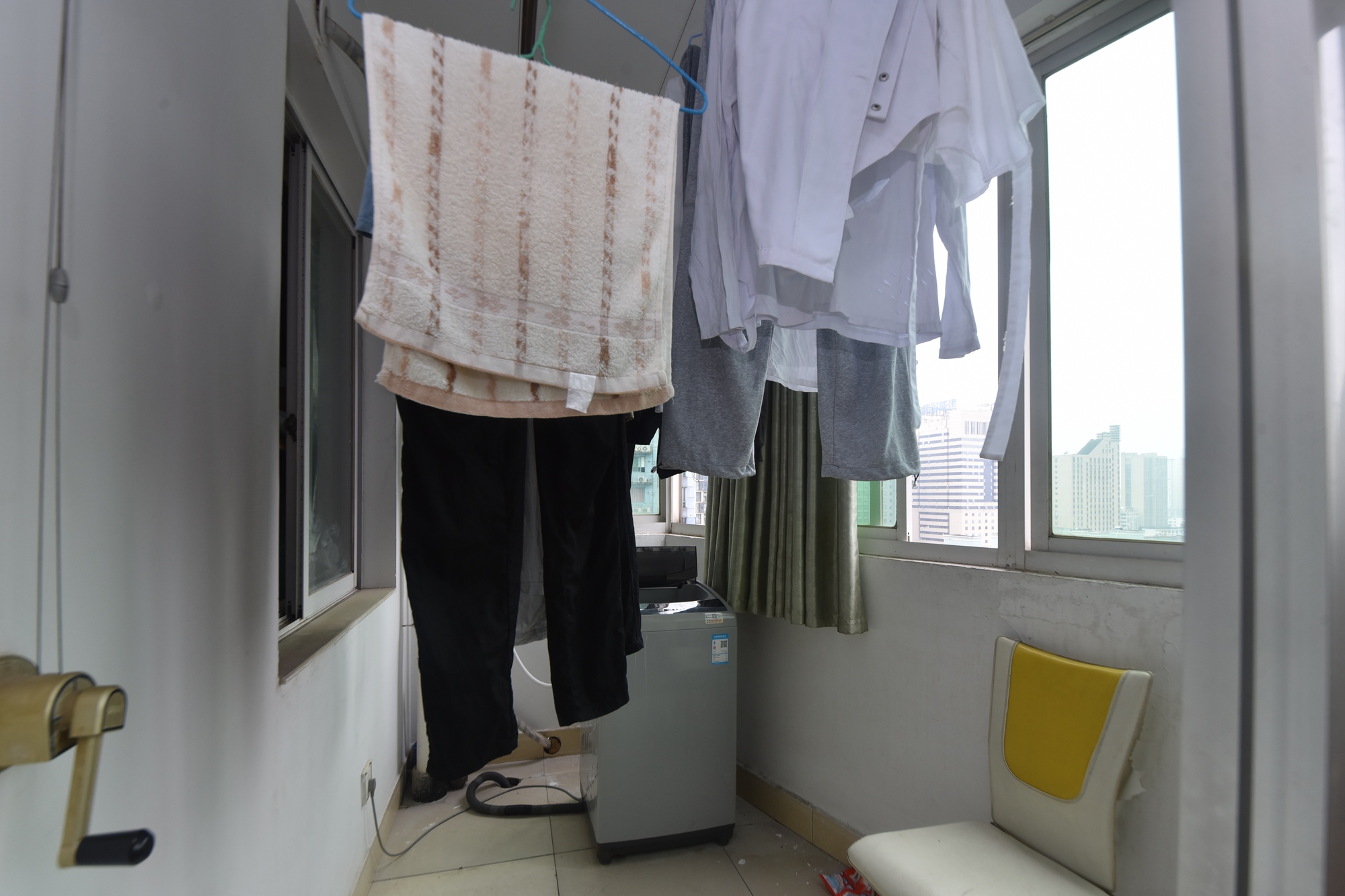 兴威名座  4室2厅2卫   150.00万阳台